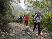 По пътя към село Пинкън, Ча Нонг и другите - On the path to Pingkeng village, Cha Nong and others