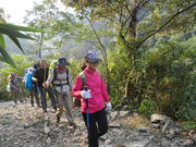 По пътя към село Пинкън, Мариса и другите - On the path to Pingkeng village, Marissa and others