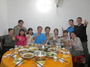Луокън, цялата група в ресторанта - Luokeng, the whole team in the restaurant
