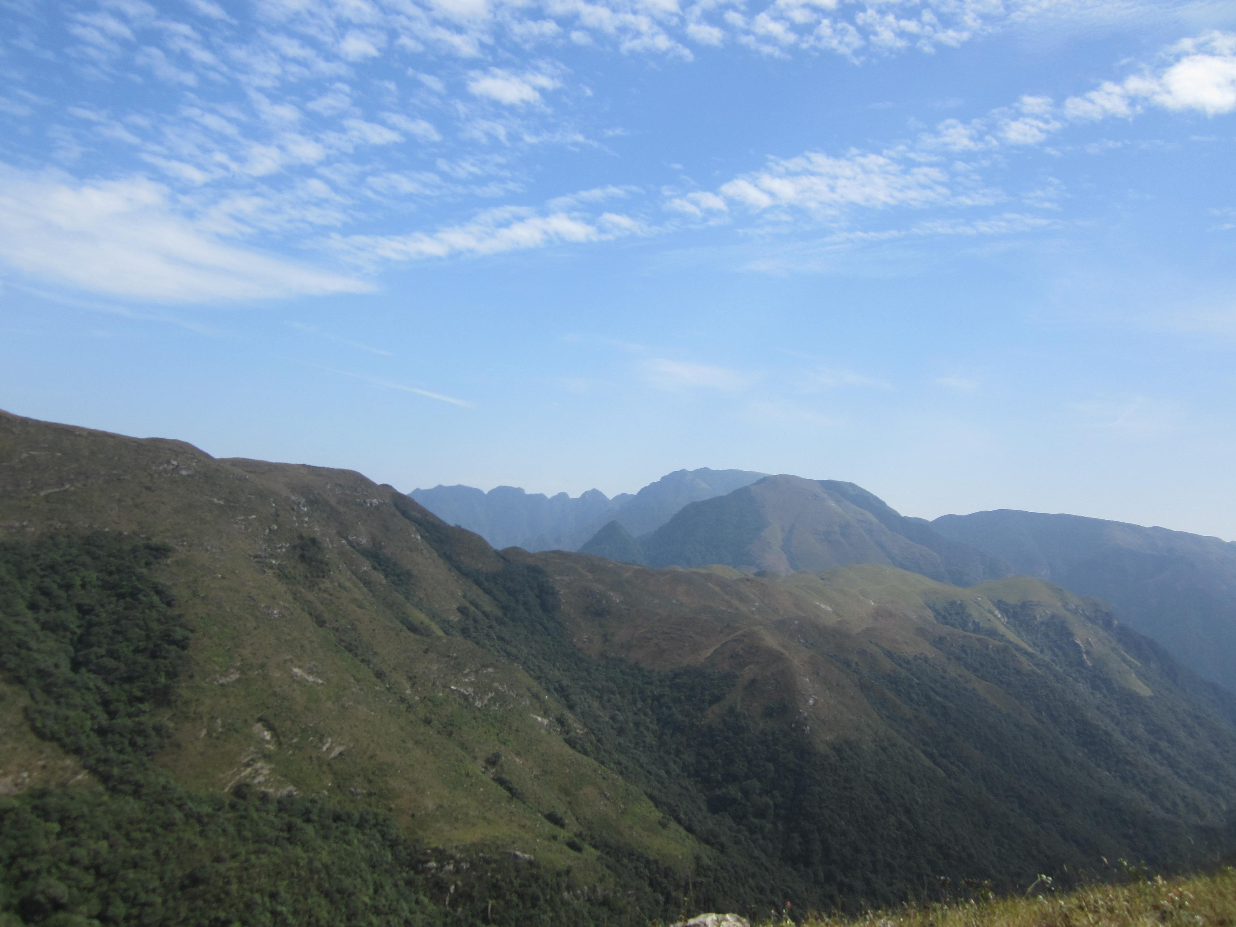 Билото след връх Гаоджан, поглед към връх Луоръ - The summit after Gaozhang peak, view to Luori peak