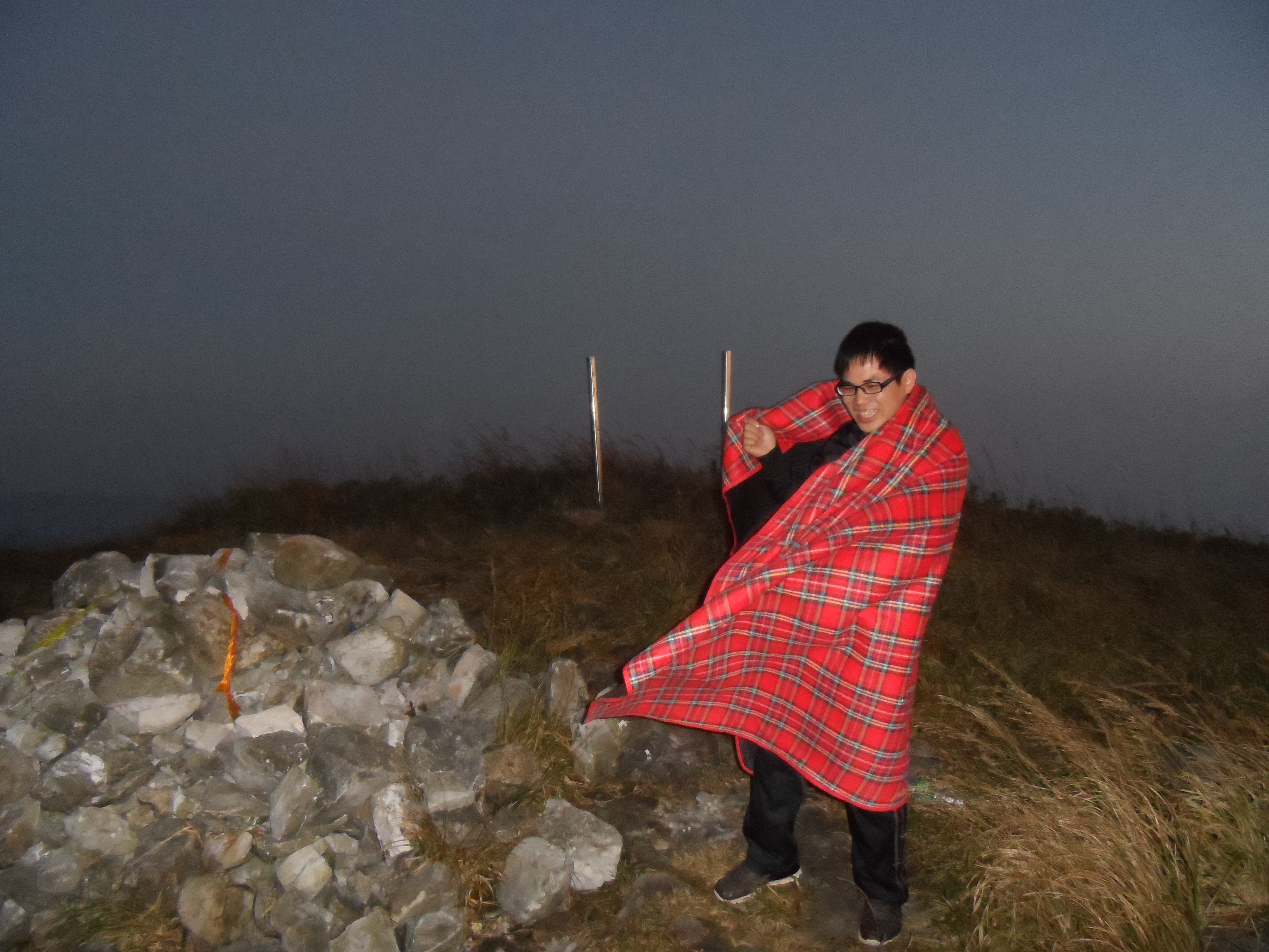 На връх Чуанди Динг, преди изгрев, Тим - At Chuandi Ding peak, before sunrise, Tim