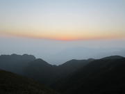 На връх Чуанди Динг, преди изгрев, панорама - At Chuandi Ding peak, before sunrise, view