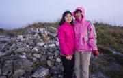 На връх Чуанди Динг, сутринта, Мариса и Му Дзуй- At Chuandi Ding peak, morning, Marissa and Mu Zui