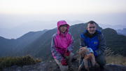На връх Чуанди Динг, сутринта, Му Дзуй и аз, с Попо - At Chuandi Ding peak, morning, Mu Zui and me, with Popo