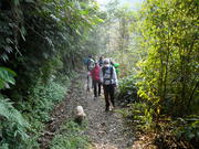 По пътя към село Пинкън - On the path to Pingkeng village