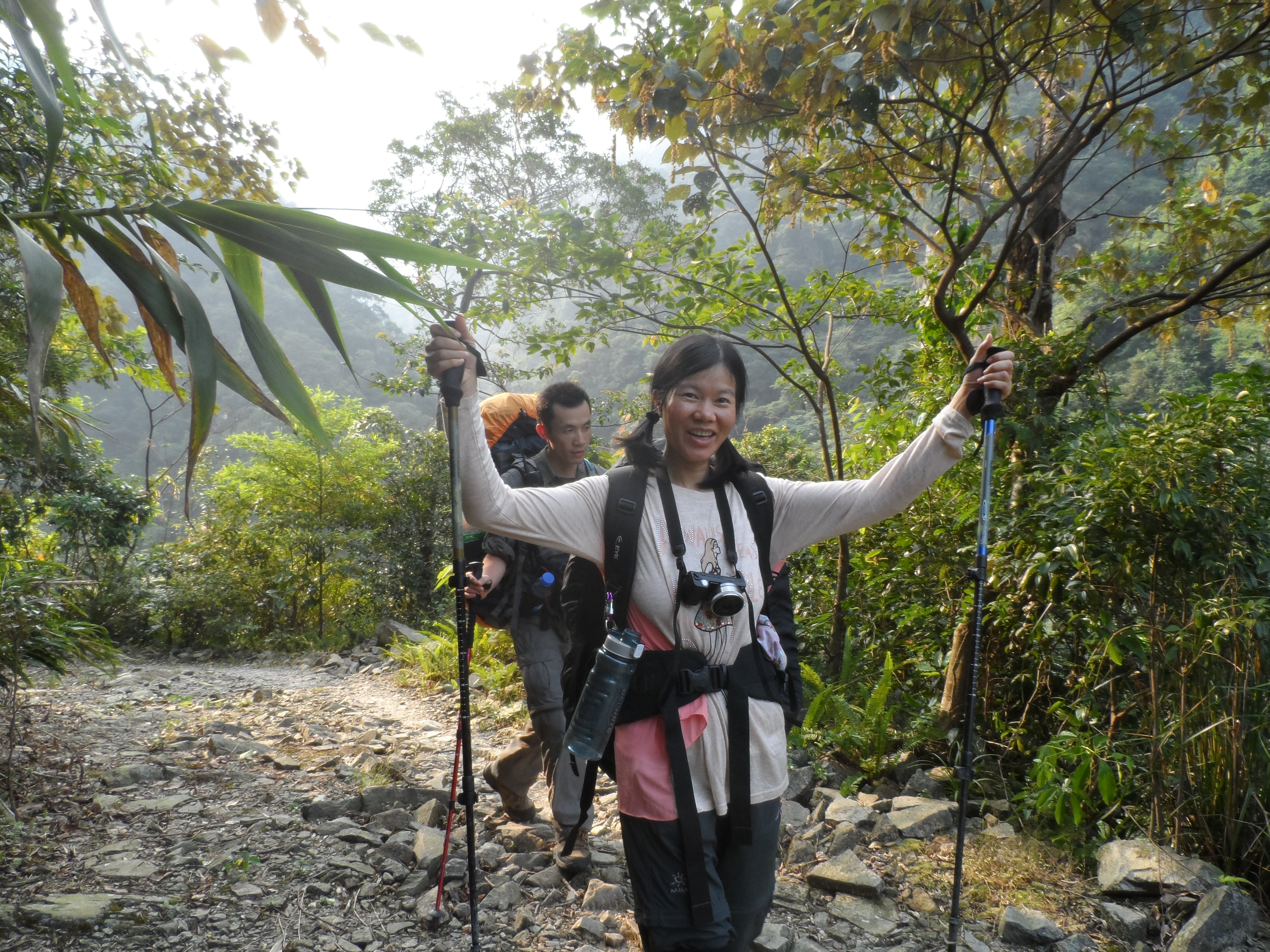 По пътя към село Пинкън, Ян Гуо - On the path to Pingkeng village, Yang Guo