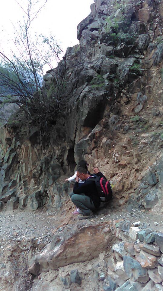 Trekking: Feilai monastery (3450 m) to Rongzong bridge on Mekong river (2050 m); 20.08.2015; on the extreme path to Rongzong bri