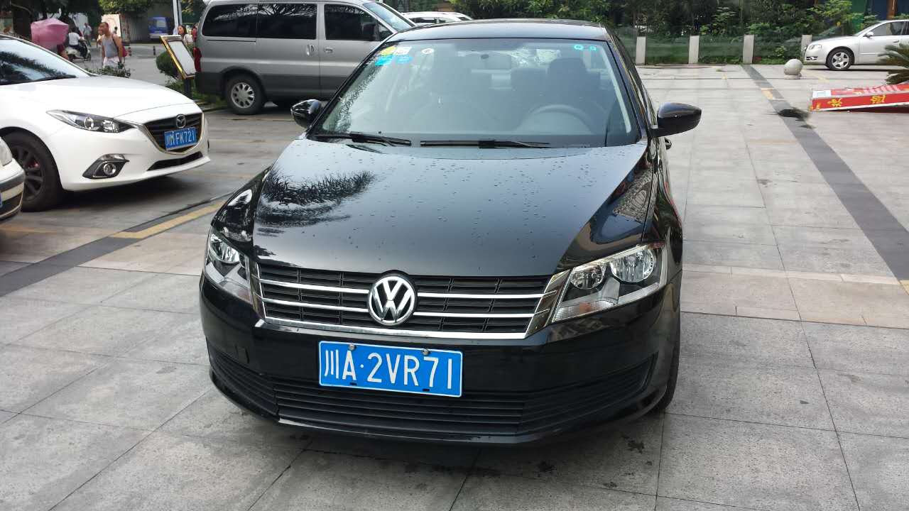 Нашия Volkswagen Lavida, с който щяхме да изминем 2200 км в Тибет