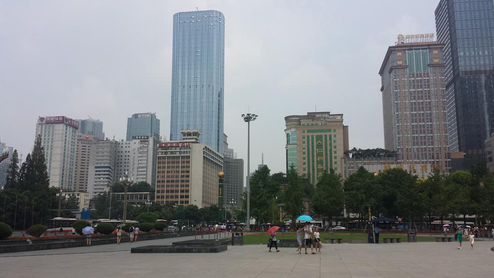 Chengdu (成都): площада Тиенфу (Tianfu square, 天府广场)