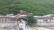 По пътя от Ya'an (雅安) до Kangding (康定): град Luding (泸定), на 1350 м височина, историческия мост