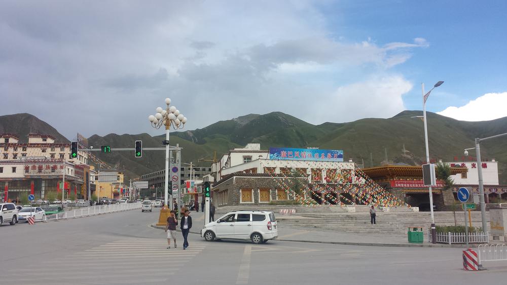 Yushu (玉树，ཡུལ་ཤུལ་གྲོང་ཁྱེར།), из центъра, на 3650 м височина