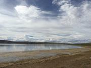 По пътя от Yushu (玉树，ཡུལ་ཤུལ་གྲོང་ཁྱེར།) до Madoi (玛多，རྨ་སྟོད་རྫོང), езерото Xing Xing Hai (星星海), на 4350 м височина