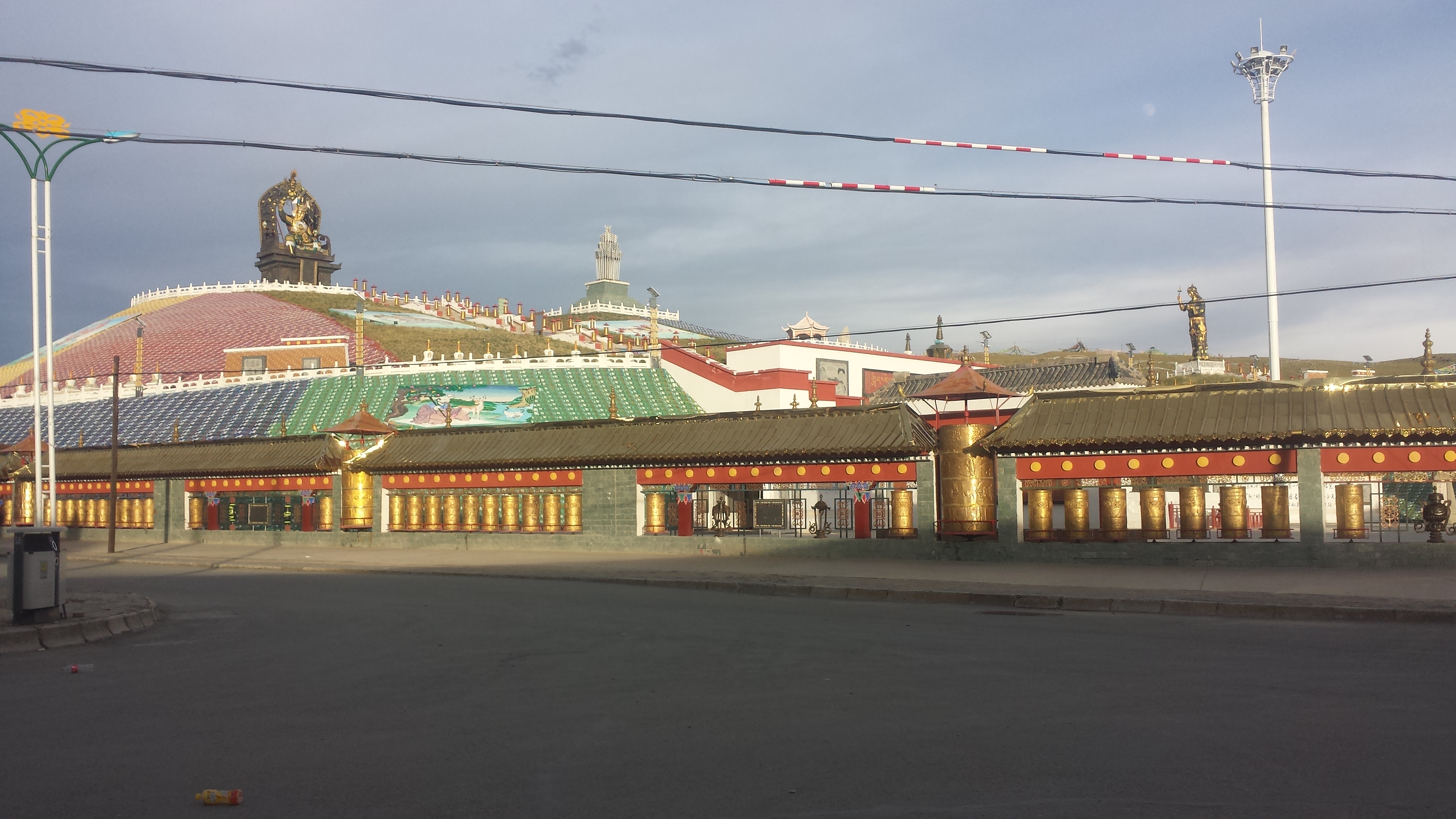 Madoi (玛多，རྨ་སྟོད་རྫོང), из центъра, на 4250 м височина