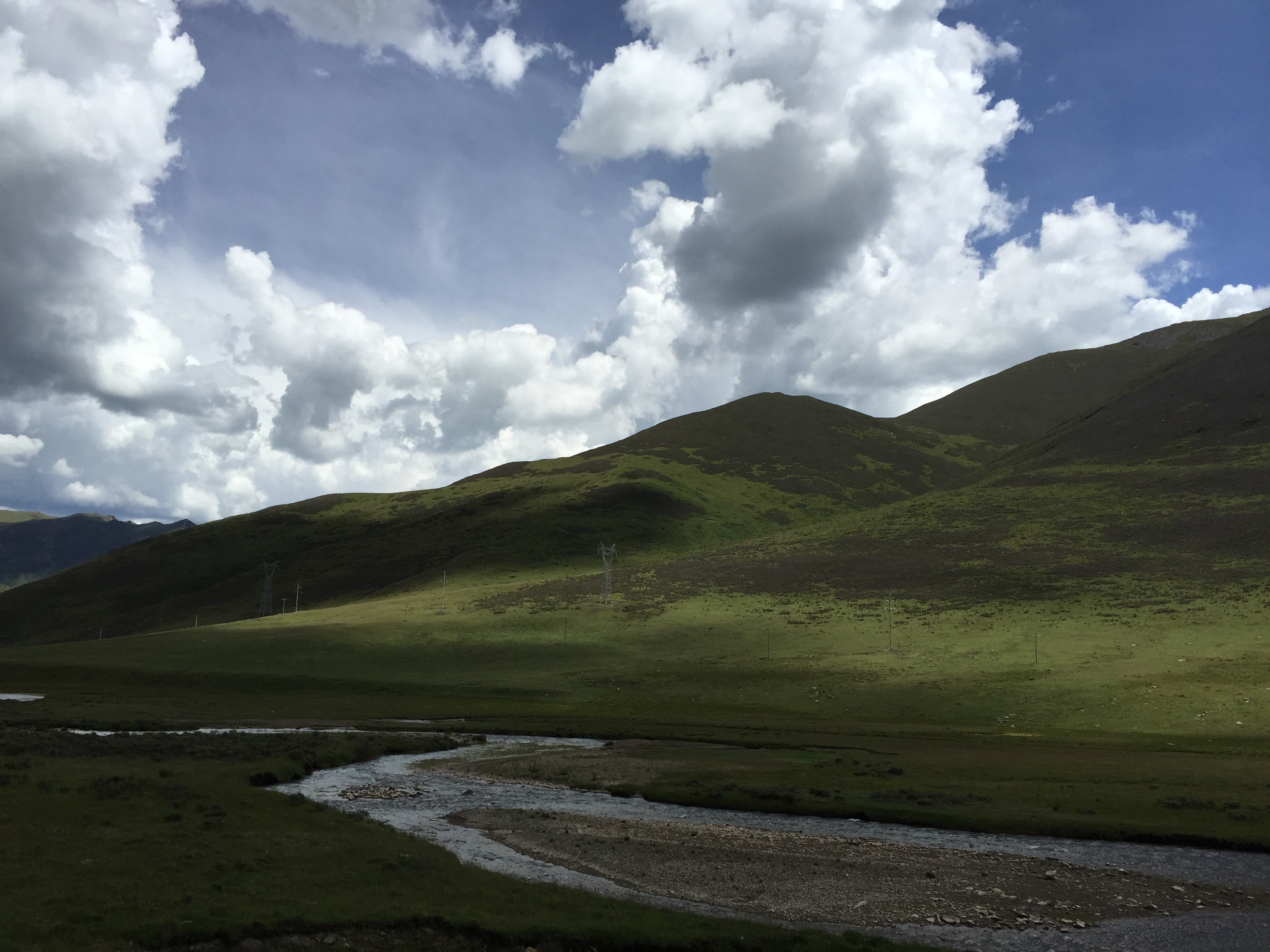 Отново по пътя от Manigango (马尼干戈乡） до Serxu (石渠，སེར་ཤུལ།), на около 4200 м височина