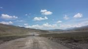По пътя към планината Amnye Machen (阿尼玛卿山, ཨ་མྱེ་རྨ་ཆེན།), на 4150 м височина