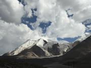 На планината Amnye Machen (阿尼玛卿山, ཨ་མྱེ་རྨ་ཆེན།), 4550 м височина