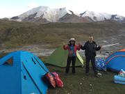 На планината Amnye Machen (阿尼玛卿山, ཨ་མྱེ་རྨ་ཆེན།), лагер на 4400 м височина