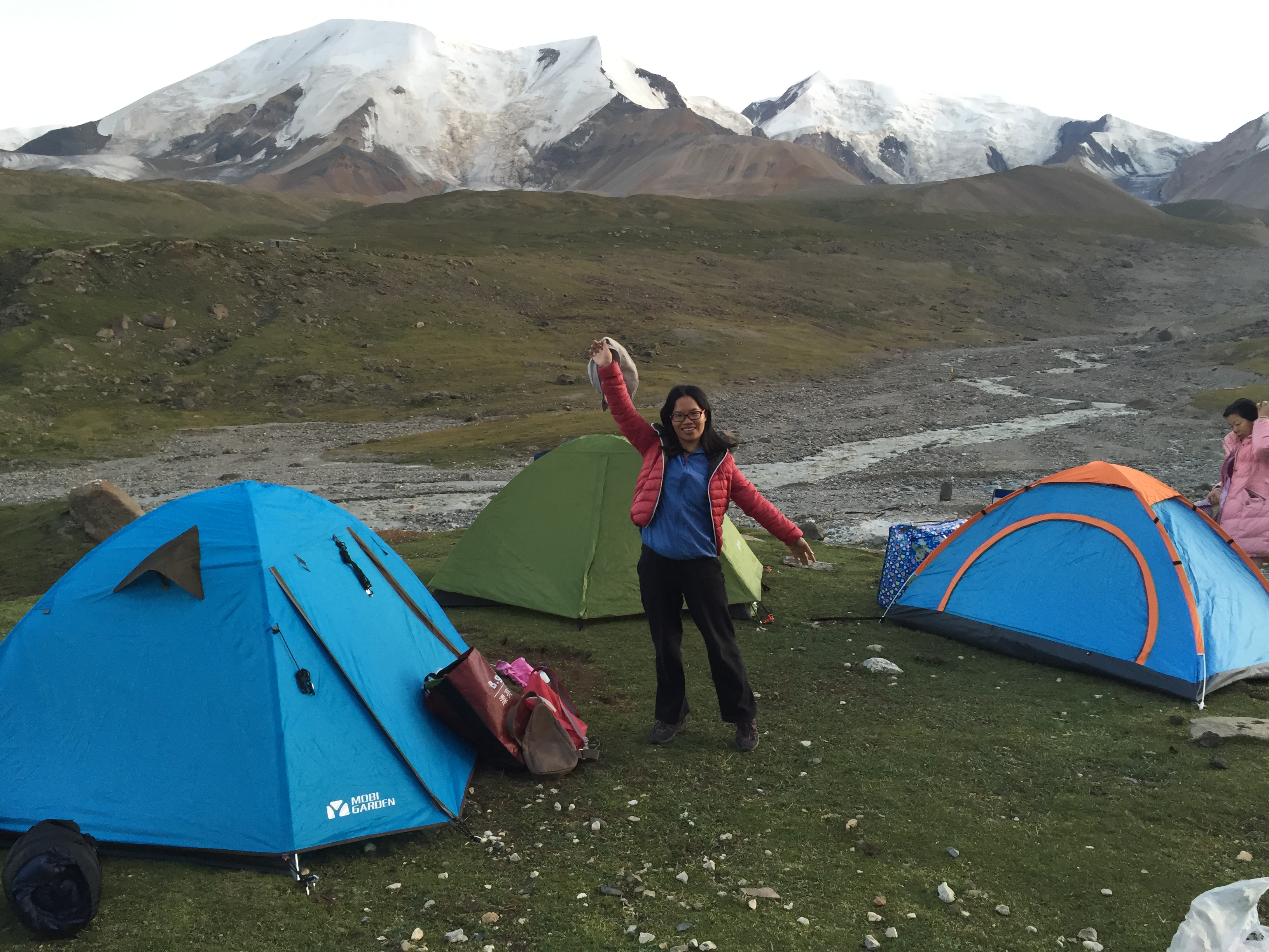 На планината Amnye Machen (阿尼玛卿山, ཨ་མྱེ་རྨ་ཆེན།), лагер на 4400 м височина