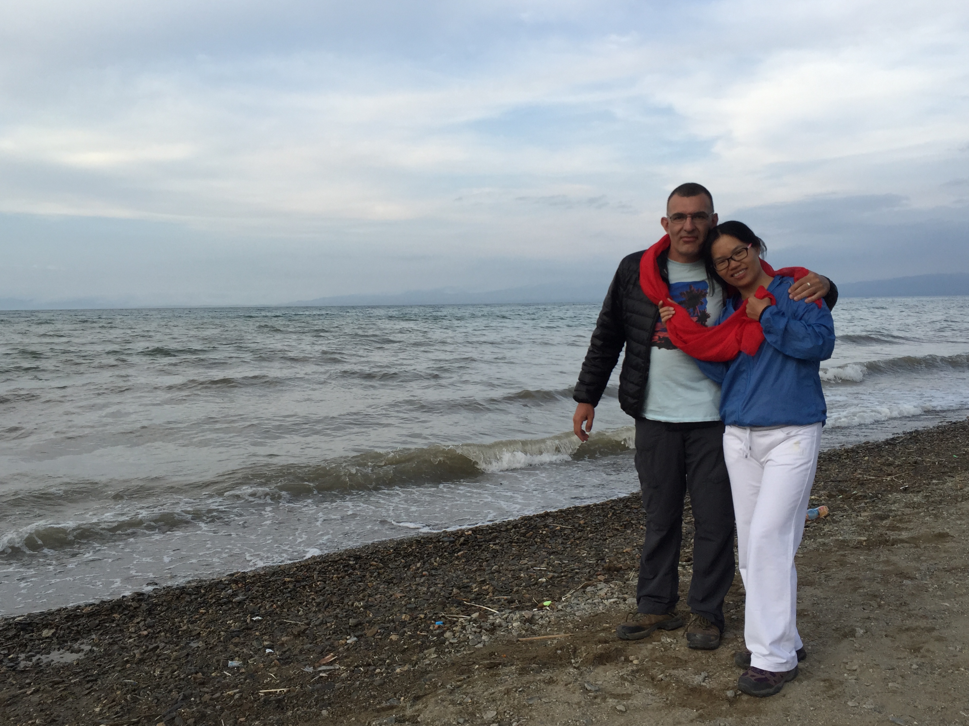 Езерото Чинхай (Qinghai lake, 青海湖，མཚོ་སྔོན་པོ།), на брега, на 3205 м височина