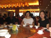 Qingyuan- breakfast in KB hotel: Vincent and his family
Чинюан- закуска в хотел "КБ": Винсънт и семейството му