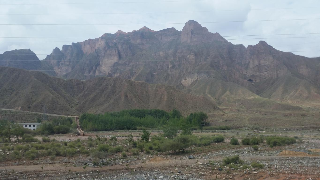 August 5: From Yellow river(黄河) to Rebkong (同仁，རེབ་གོང），2450 m altitudeАвгуст 5: От Жълтата река(黄河) към Ребконг(同仁，རེབ་གོང）, 