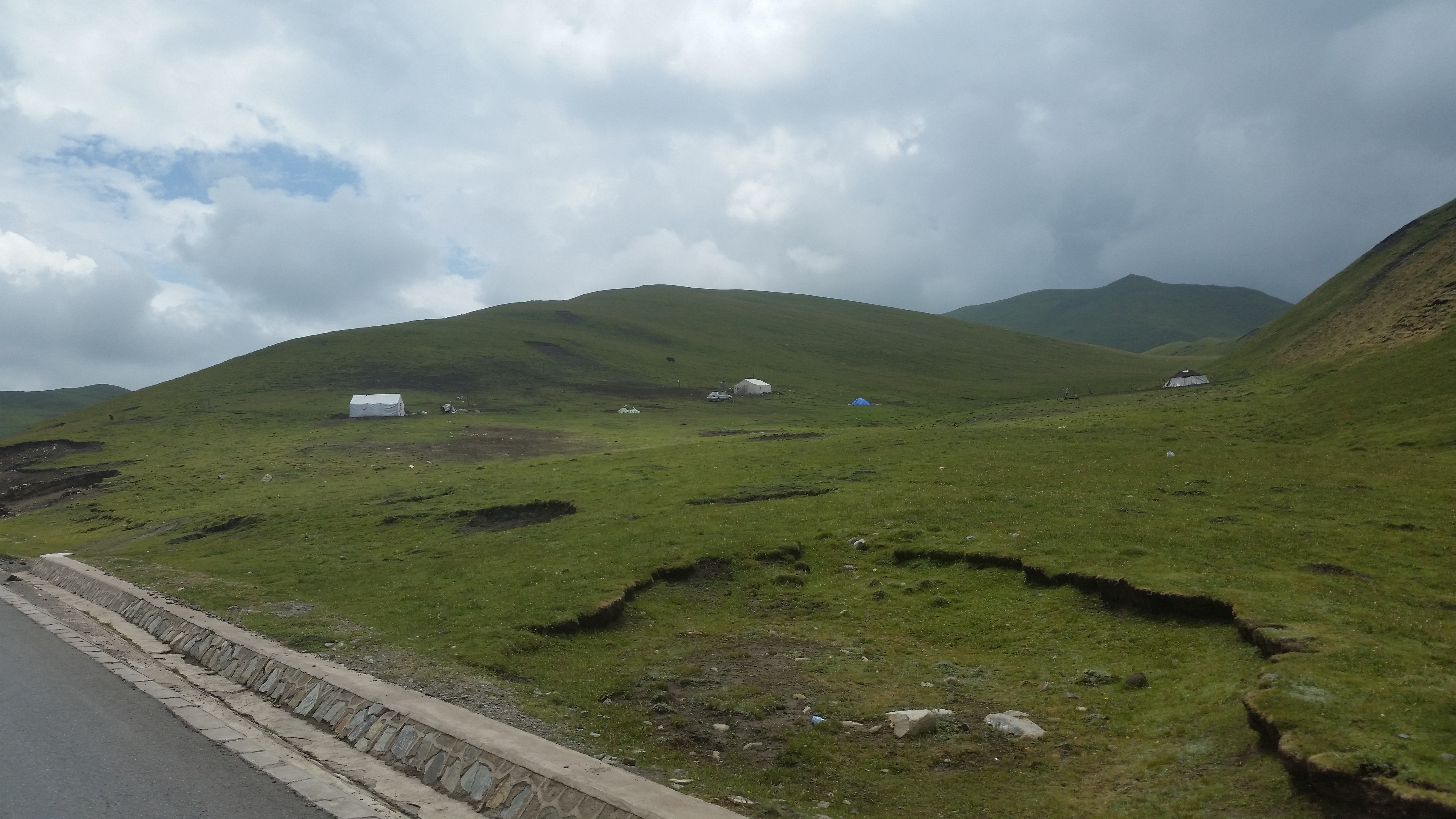 August 5: From Rebkong (同仁，རེབ་གོང）to Labrang (夏河，བླ་བྲང་），3570 m altitude
Август 5: От Ребконг(同仁，རེབ་གོང） към Лабранг (夏河，བླ་