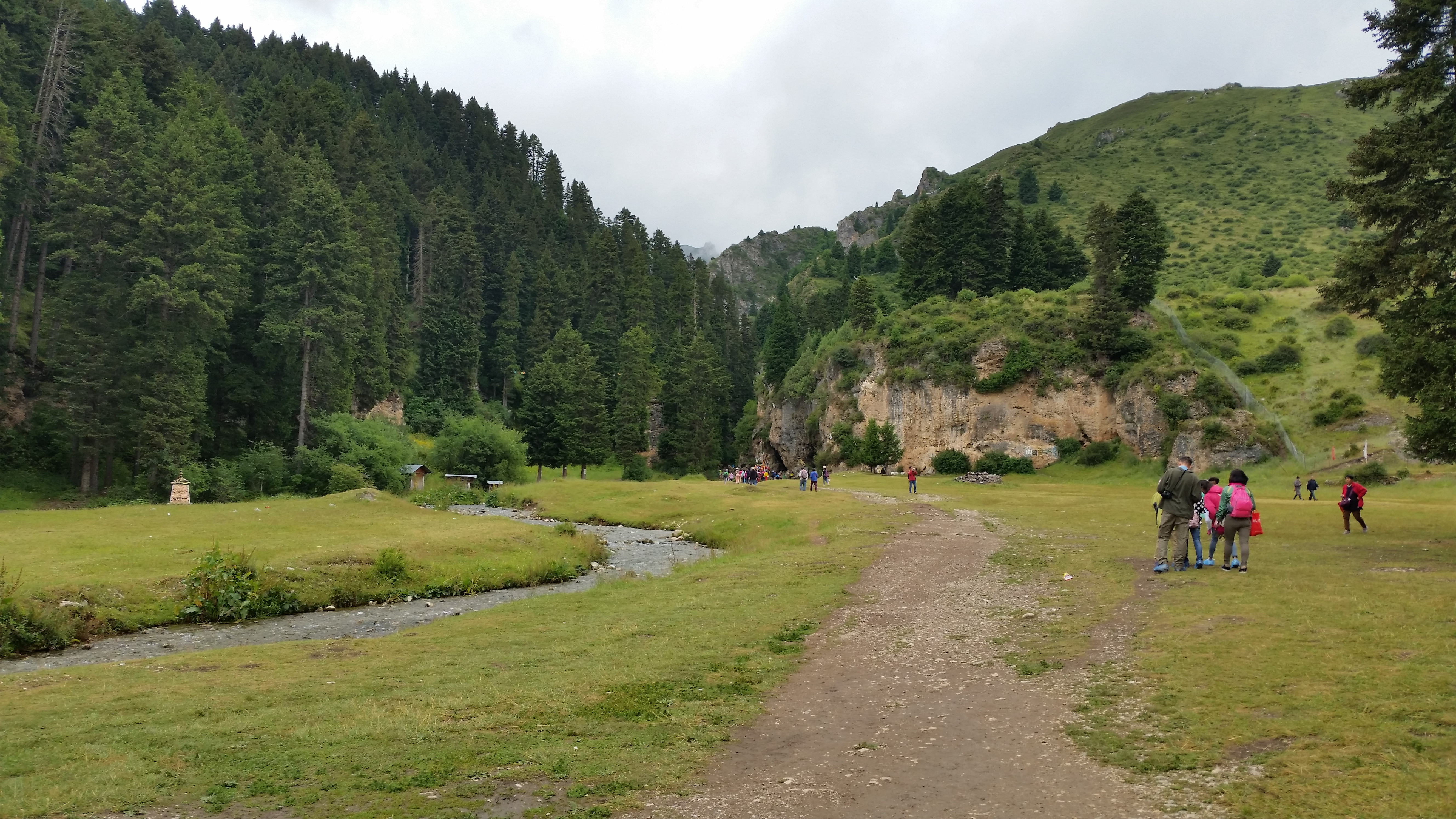 August 6: Taktsang Lhamo (郎木寺，སྟག་ཚང་ལྷ་མོ་）, Kirti monastery，3370 m altitude Август 6: Тактсанг Ламо (郎木寺，སྟག་ཚང་ལྷ་མོ་）, манас