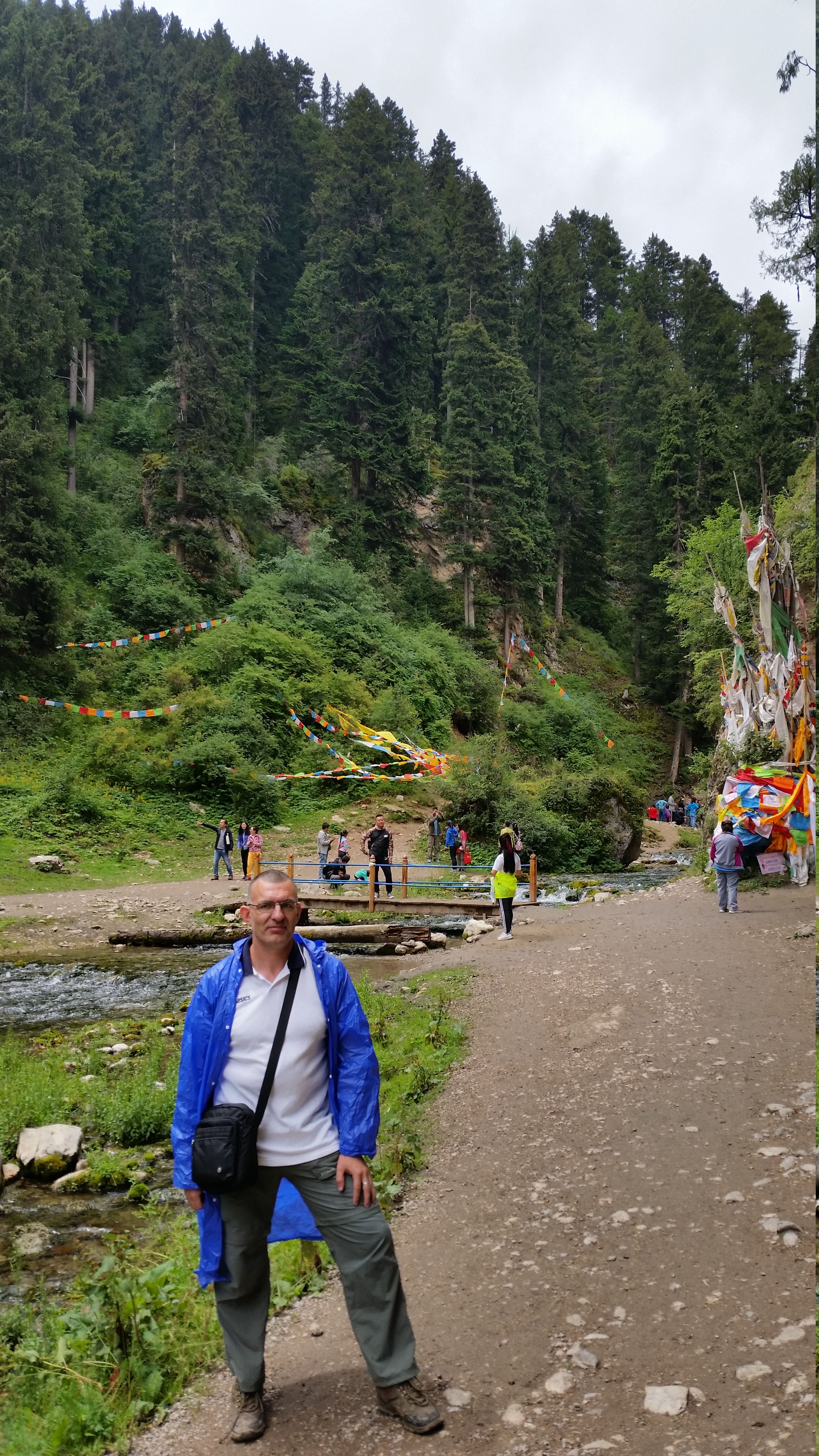 August 6: Taktsang Lhamo (郎木寺，སྟག་ཚང་ལྷ་མོ་）, Kirti monastery，3370 m altitude Август 6: Тактсанг Ламо (郎木寺，སྟག་ཚང་ལྷ་མོ་）, манас