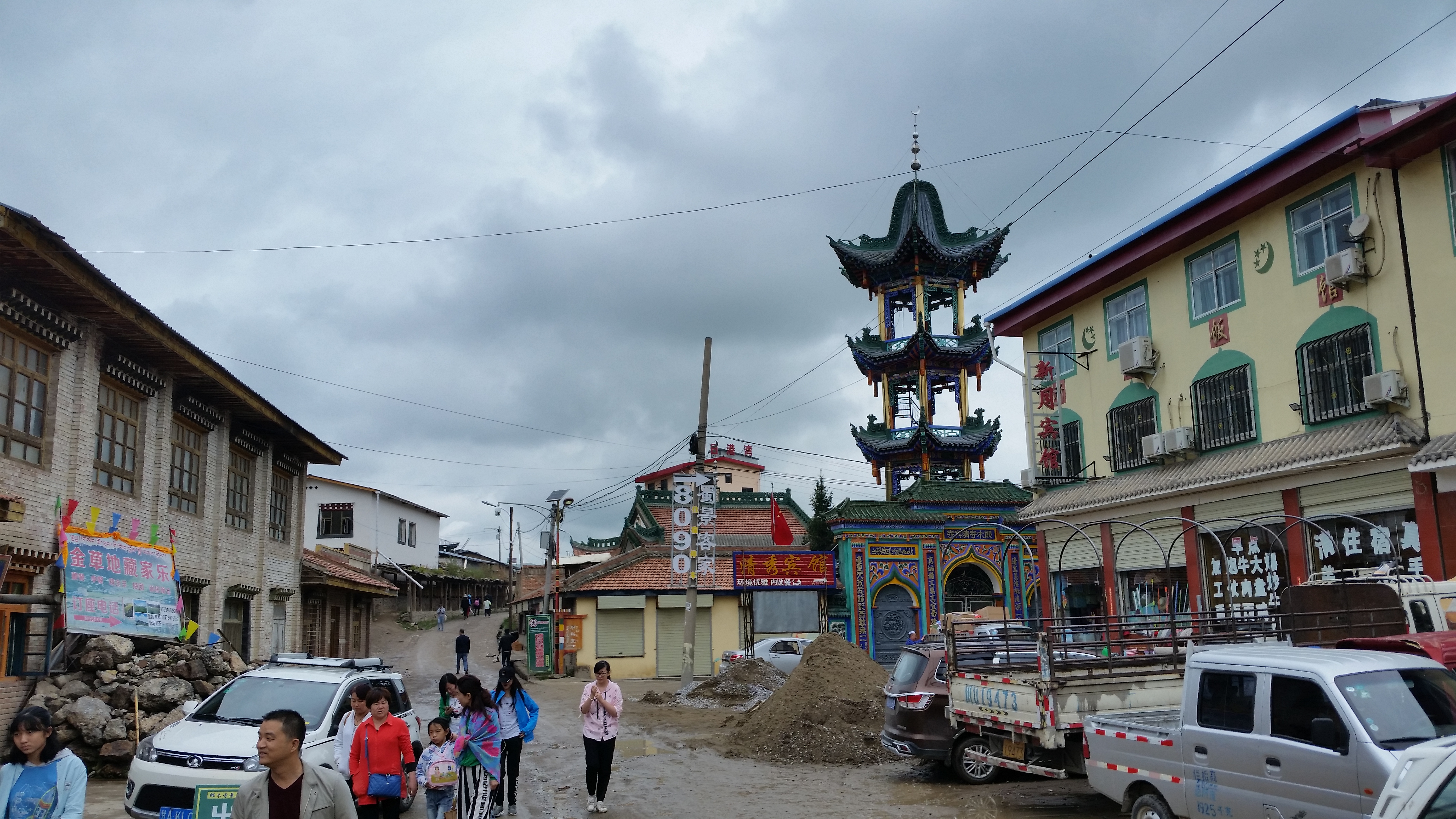 August 6: Taktsang Lhamo (郎木寺，སྟག་ཚང་ལྷ་མོ་）, Kirti monastery，3360 m altitude Август 6: Тактсанг Ламо (郎木寺，སྟག་ཚང་ལྷ་མོ་）, манас