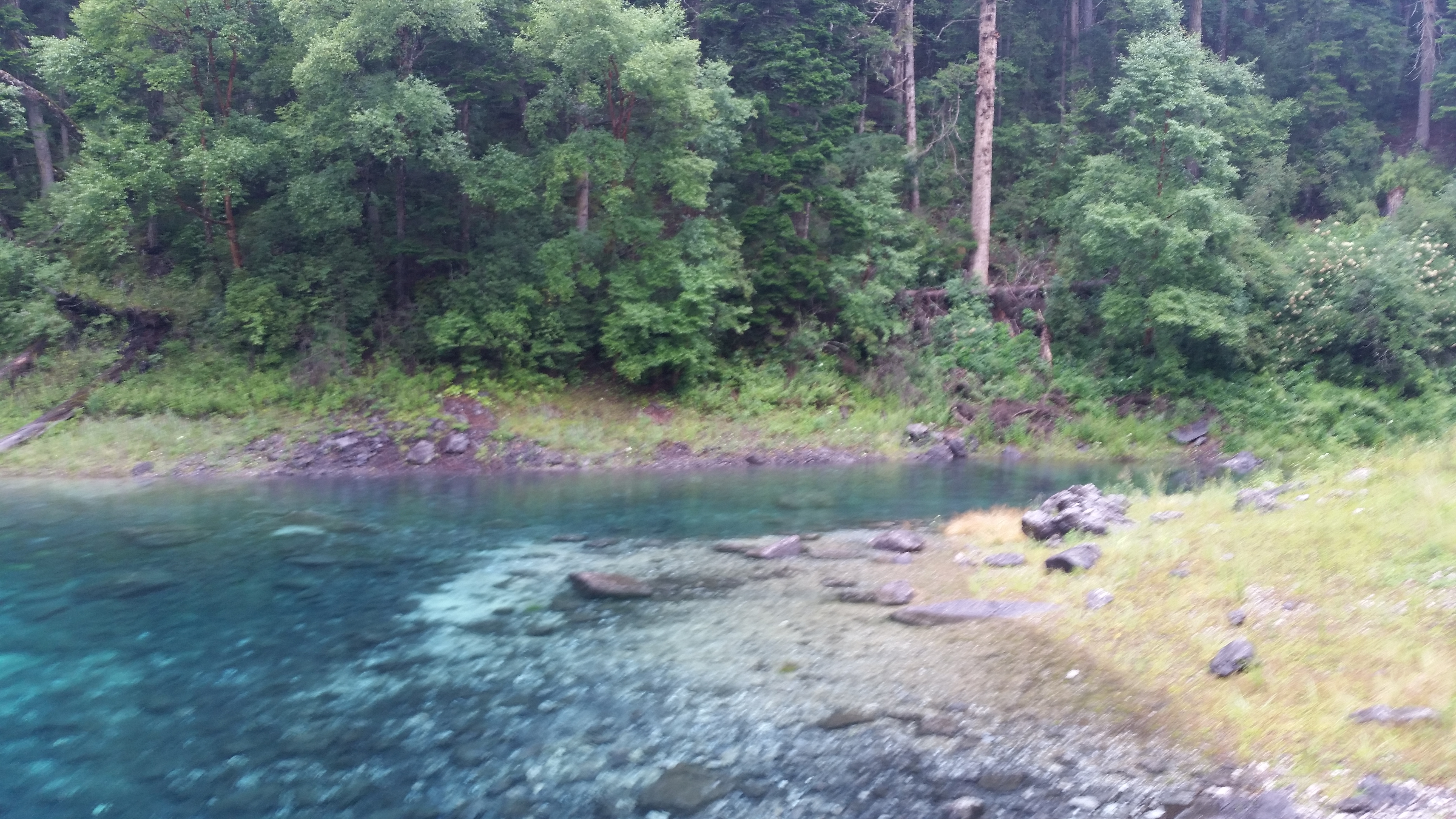 August 7: Jiuzhaigou (九寨沟) Five color pond (五彩池），3020 m altitude Август 7: Дзиуджайгоу (九寨沟), Петцветното езеро (五彩池), 3020 м ви