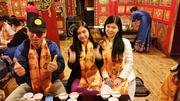 August 7: Jiuzhaigou (九寨沟),2050 m altitude, Tibetan folk show Август 7: Дзиуджайгоу (九寨沟), 2050 м височина, Тибетско фолклорно ш