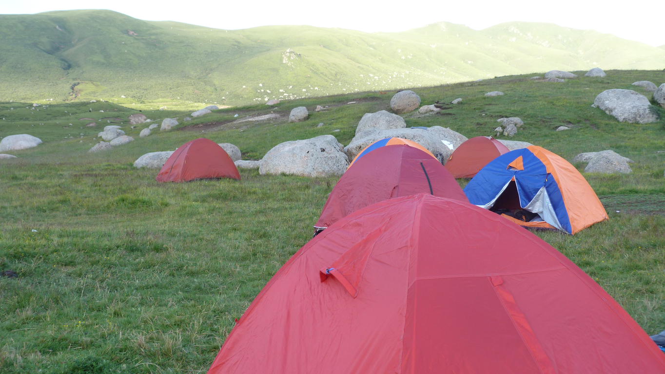 August 9: Nyenbo Yurtse (年保玉则,  གཉན་བོ་གཡུ་རྩེ།), 4020 m altitude  Август 9: Ниенбо Юрце (年保玉则,  གཉན་བོ་གཡུ་རྩེ།), 4020 м височи