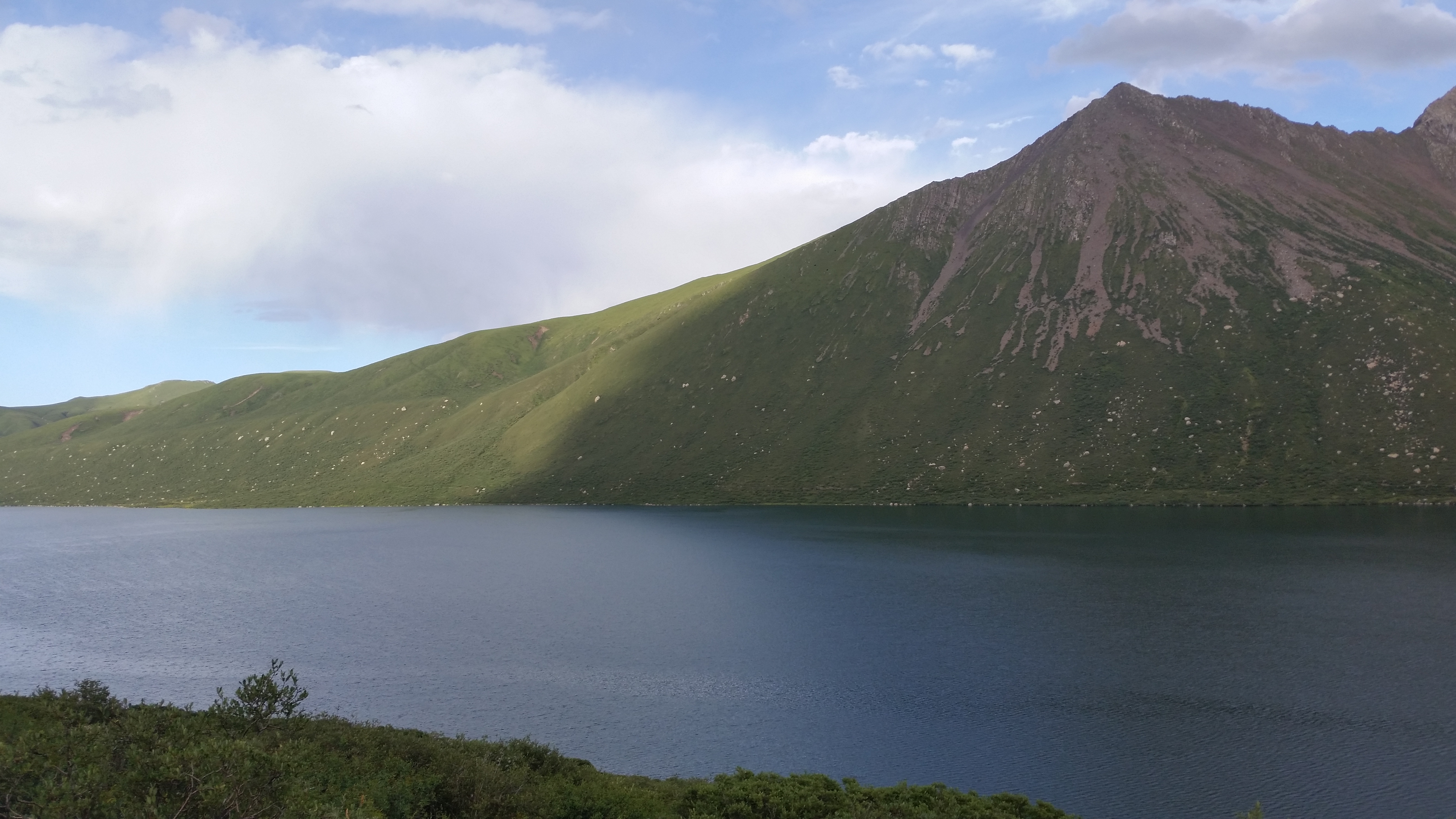 August 9: Nyenbo Yurtse (年保玉则,  གཉན་བོ་གཡུ་རྩེ།), 4020 m altitude  Август 9: Ниенбо Юрце (年保玉则,  གཉན་བོ་གཡུ་རྩེ།), 4020 м височи