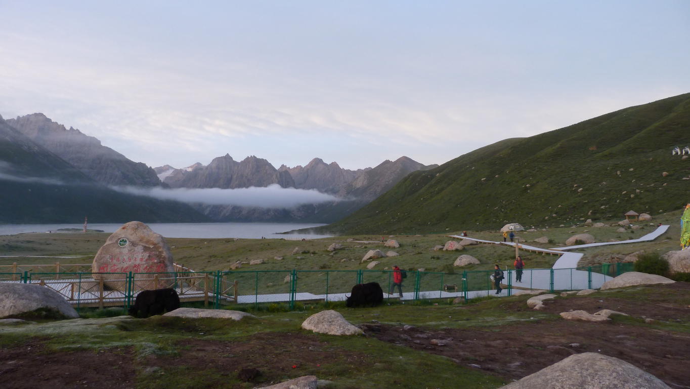 August 10: Nyenbo Yurtse (年保玉则,  གཉན་བོ་གཡུ་རྩེ།), 4020 m altitude  Август 10: Ниенбо Юрце (年保玉则,  གཉན་བོ་གཡུ་རྩེ།), 4020 м висо