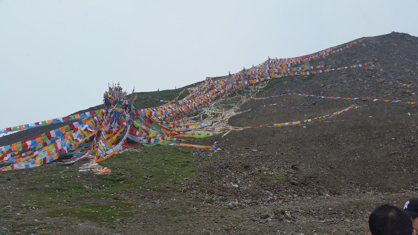 August 11: Amnye Machen (阿尼玛卿, ཨ་མྱིས་རྨ་ཆེན།）, Drakde La pass, 4610 m altitude Август 11: Амне Мачин (阿尼玛卿, ཨ་མྱིས་རྨ་ཆེན།）, на