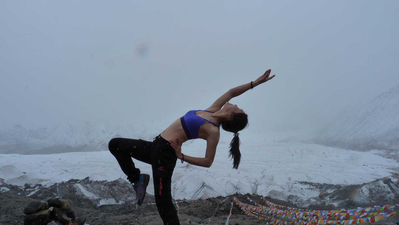 August 11: Amnye Machen (阿尼玛卿, ཨ་མྱིས་རྨ་ཆེན།）, Drakde La pass, 4610 m altitude Август 11: Амне Мачин (阿尼玛卿, ཨ་མྱིས་རྨ་ཆེན།）, на