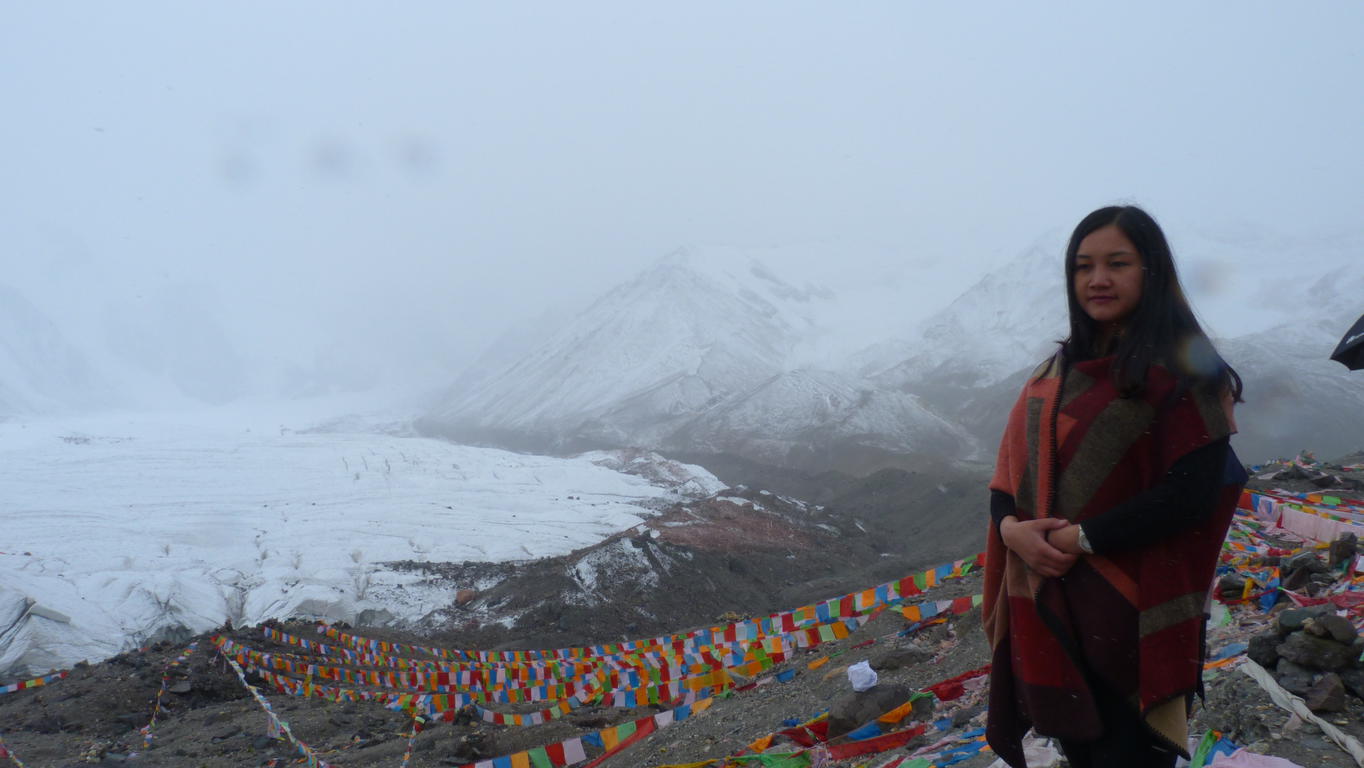 August 11: Amnye Machen (阿尼玛卿, ཨ་མྱིས་རྨ་ཆེན།）, Drakde La pass, 4610 m altitude Август 11: Амне Мачин (阿尼玛卿, ཨ་མྱིས་རྨ་ཆེན།）, на