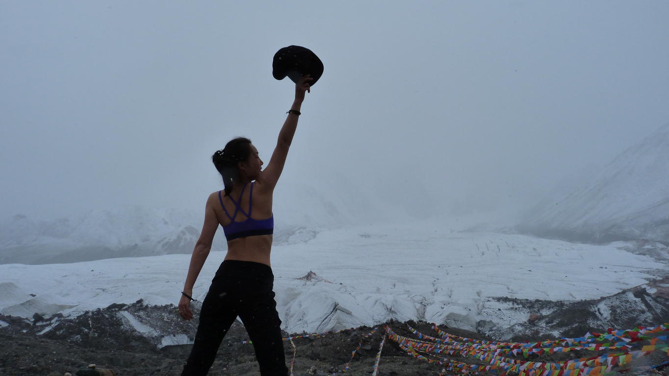 August 11: Amnye Machen (阿尼玛卿, ཨ་མྱིས་རྨ་ཆེན།）, Drakde La pass, 4610 m altitude Август 11: Амне Мачин (阿尼玛卿, ཨ་མྱིས་རྨ་ཆེན།）, на