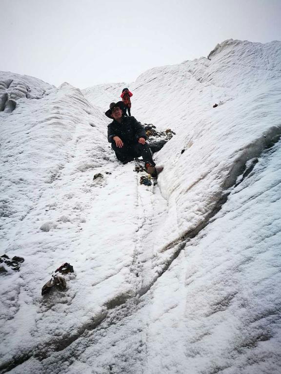 August 11: Amnye Machen (阿尼玛卿, ཨ་མྱིས་རྨ་ཆེན།）, on Damxung glacier, 4590 m altitude Август 11: Амне Мачин (阿尼玛卿, ཨ་མྱིས་རྨ་ཆེན།）