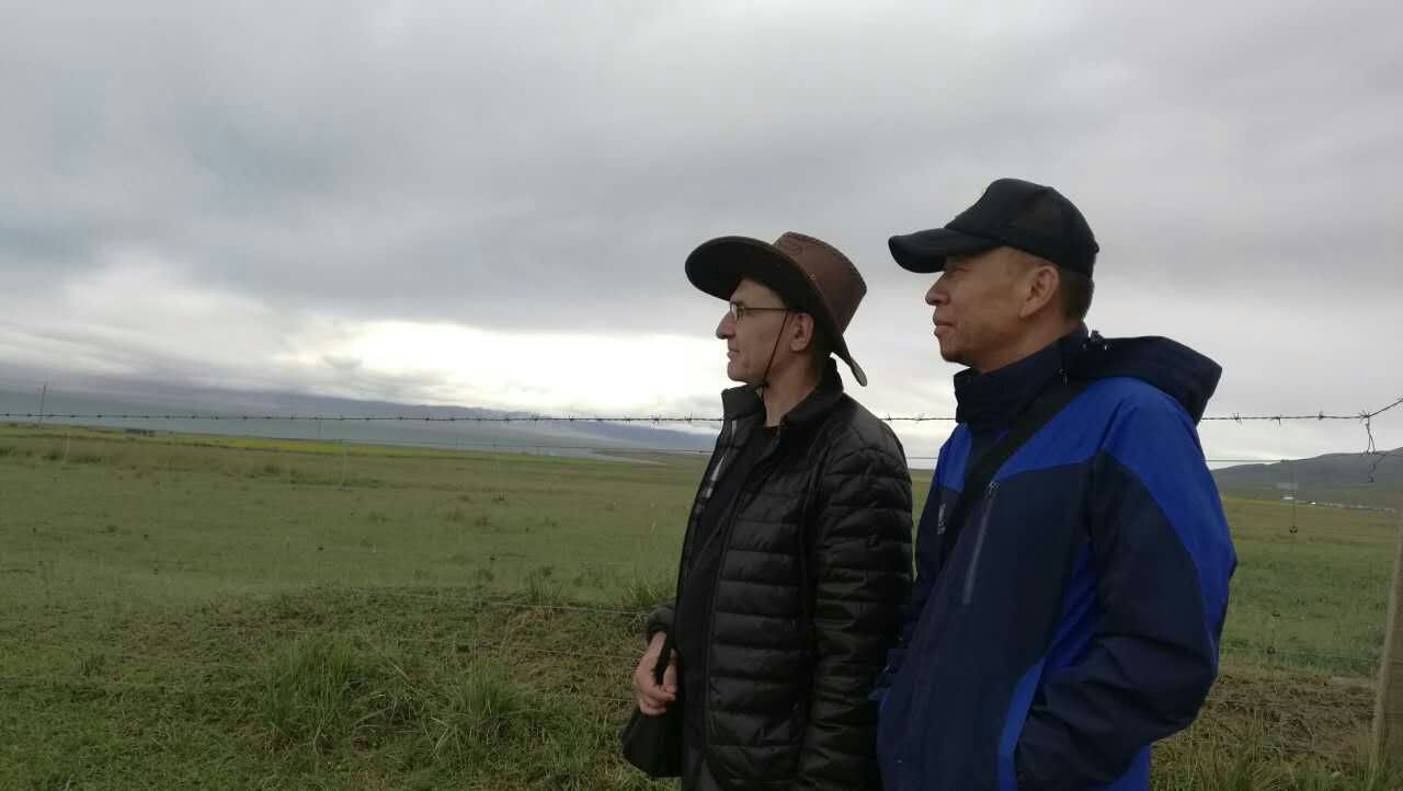 August 11: Qinghai lake (青海湖, མཚོ་སྔོན་པོ།）, 3210 m altitude Август 11: Езерото Чинхай (青海湖, མཚོ་སྔོན་པོ།）, 3210 м височина