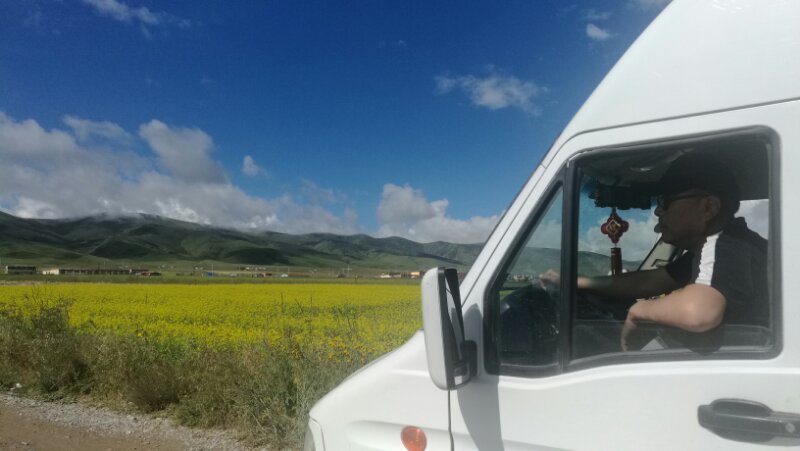 August 12: From Golden Sands Bay desert (金沙湾沙漠།）to Xining (西宁）, 3040 m altitude Август 12: От Пустинята Залив Златни пясъци (金沙湾