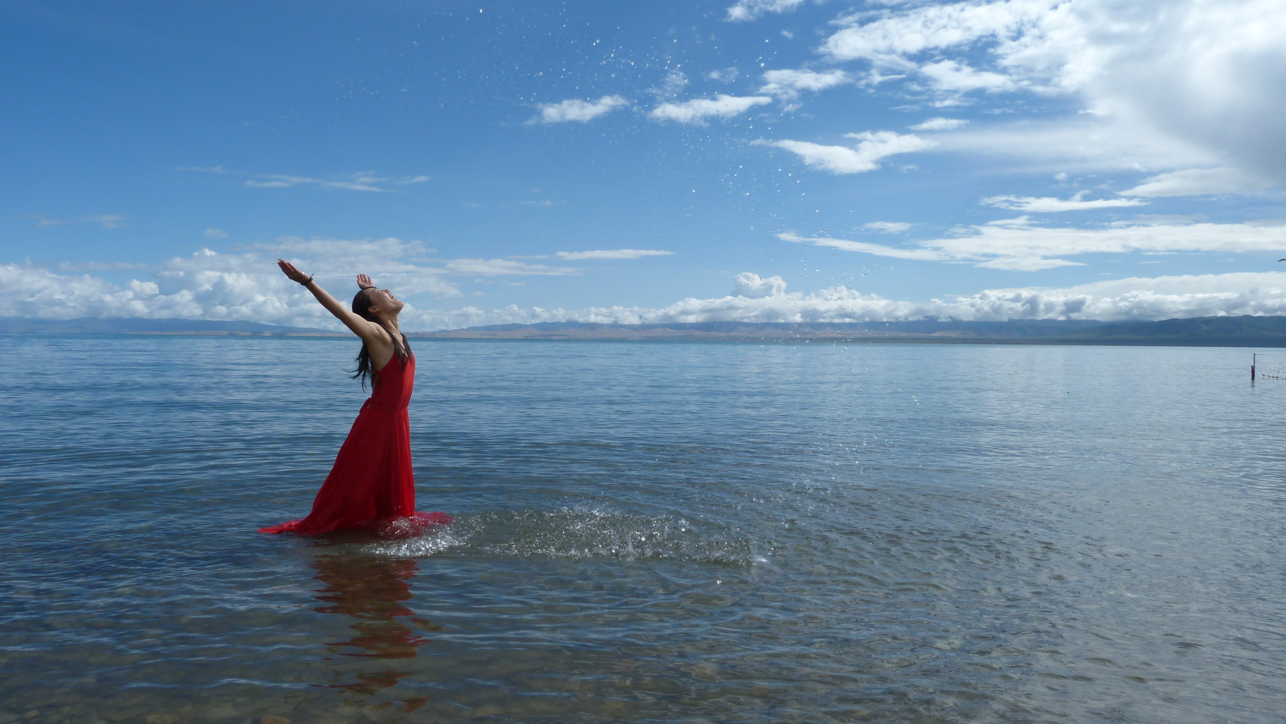 August 12: Qinghai lake (青海湖, མཚོ་སྔོན་པོ།）, 3210 m altitude Август 12: Езерото Чинхай (青海湖, མཚོ་སྔོན་པོ།）, 3210 м височина