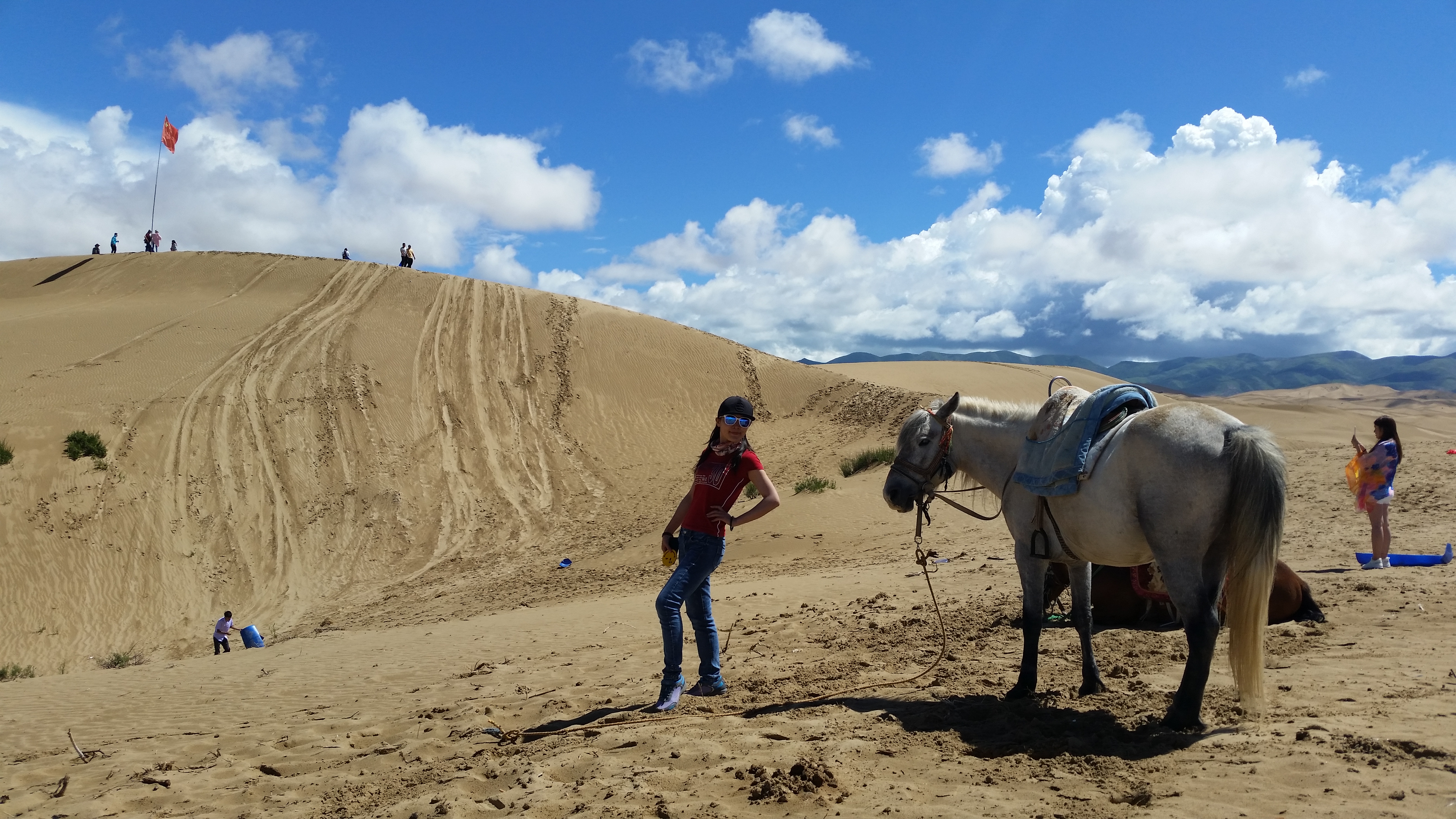 August 12: Golden Sands Bay desert (金沙湾沙漠།）, 3260 m altitude Август 12: Пустинята Залив Златни пясъци (金沙湾沙漠།）, 3260 м височина