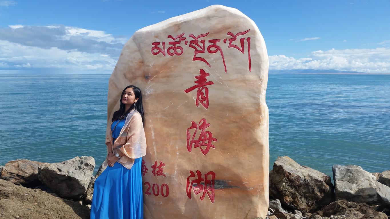 August 12: Qinghai lake (青海湖, མཚོ་སྔོན་པོ།）, 3210 m altitude Август 12: Езерото Чинхай (青海湖, མཚོ་སྔོན་པོ།）, 3210 м височина