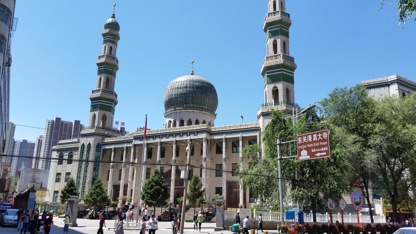 August 13: Xining (西宁）, Dongguan mosque 2180 m altitude,  Август 13: Сининг (西宁）, джамията Донгуан, 2180 м височина