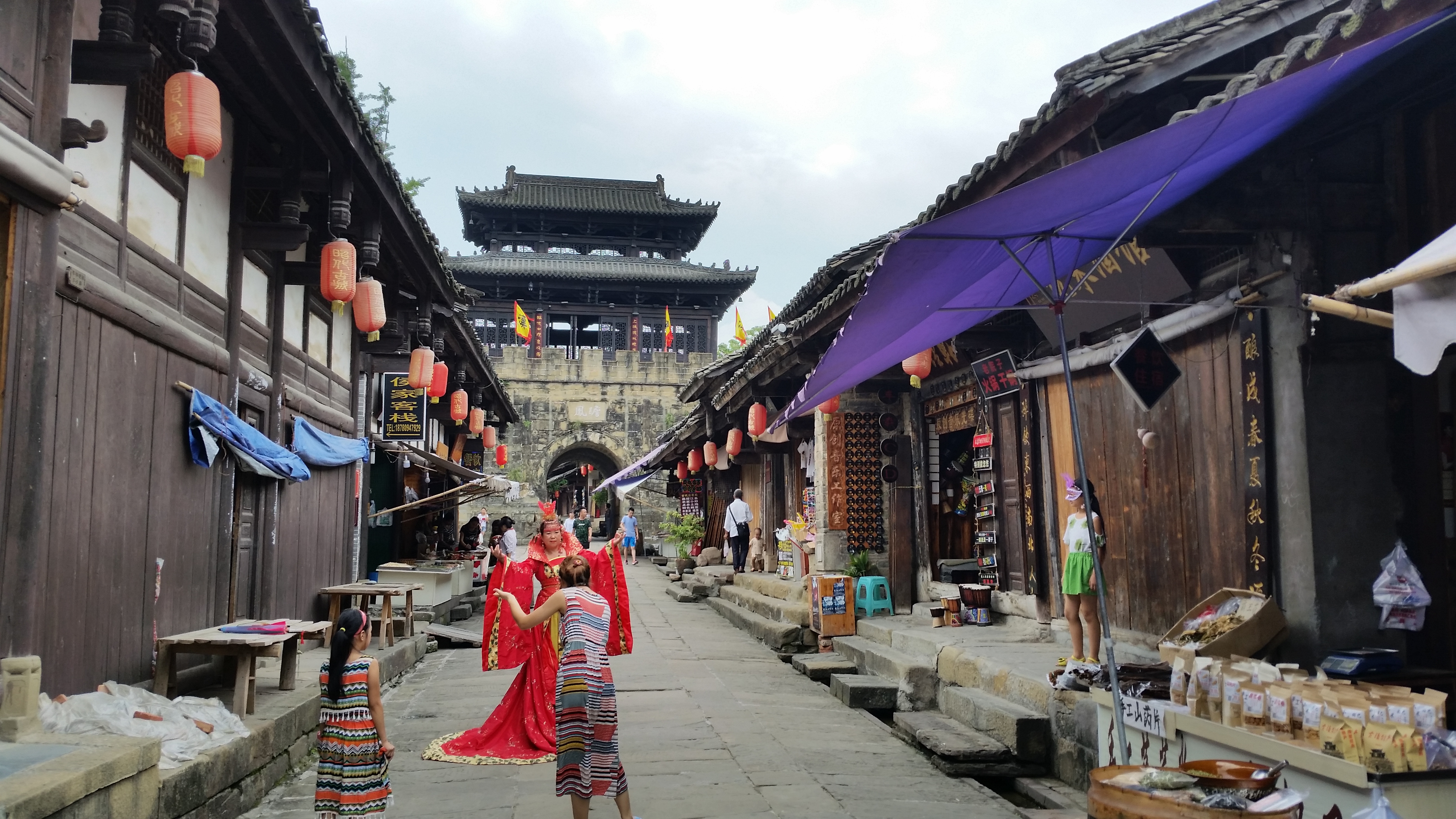 August 15: Zhaohua old town (昭化古城）, 490 m altitude Август 15: Старинен комплекс Джаохуа  (昭化古城）, 490 м височина