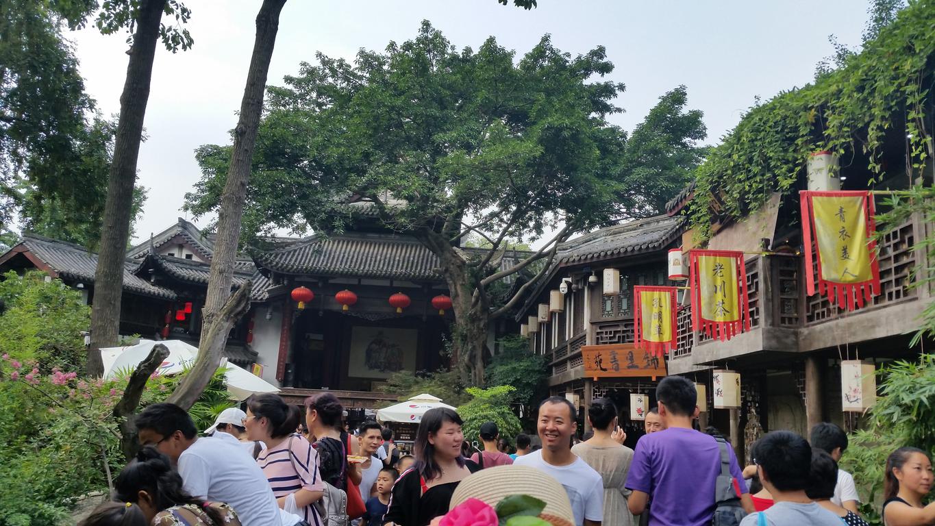 August 16:Chengdu (成都）, 460 m altitude， Jin Li ancient street (锦里古街) Август 16: Чънду  (成都）, 460 м височина, старинна улица Джин