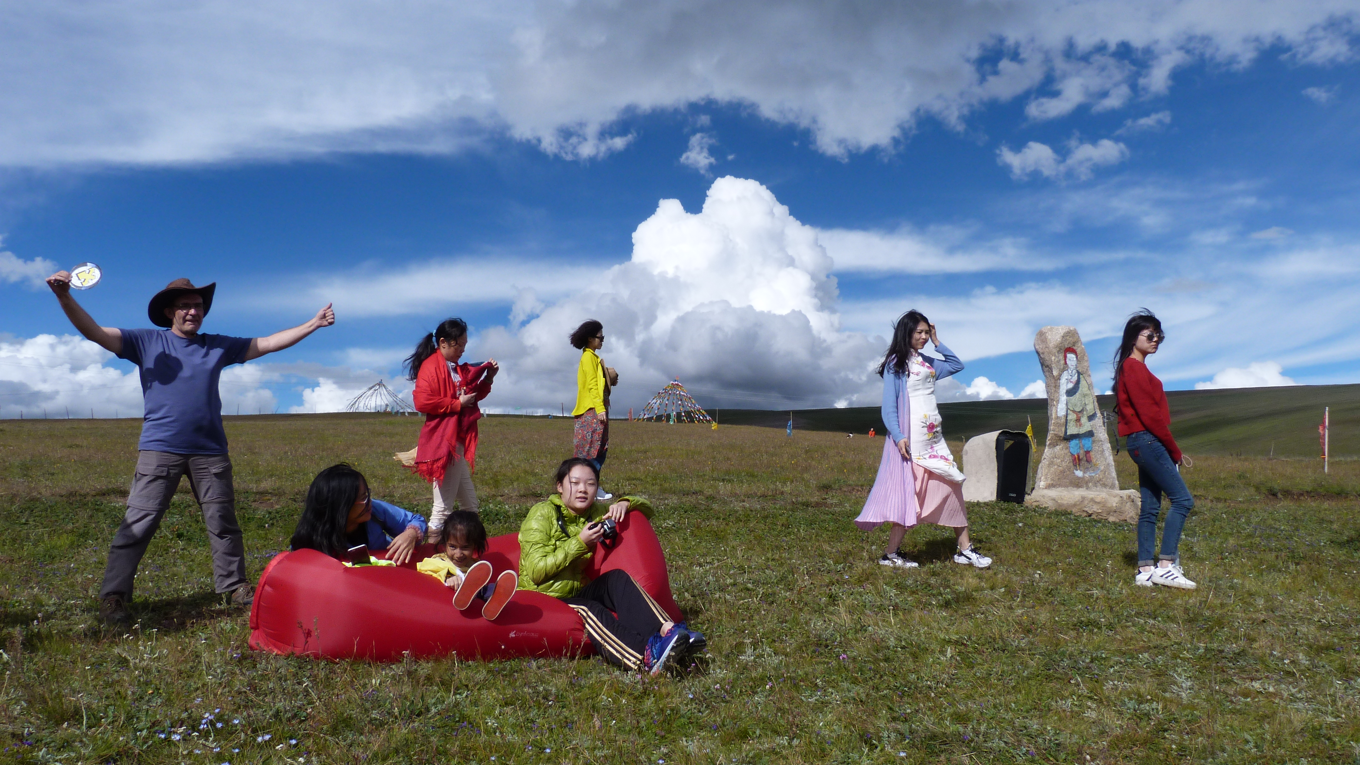 August 20: From Kangding (康定，དར་མདོ་གྲོང་ཁྱེར།）to Tagong (塔公，ྷ་སྒང་）, 3940 m altitude Август 20: От Кангдинг (康定，དར་མདོ་གྲོང་ཁྱེ