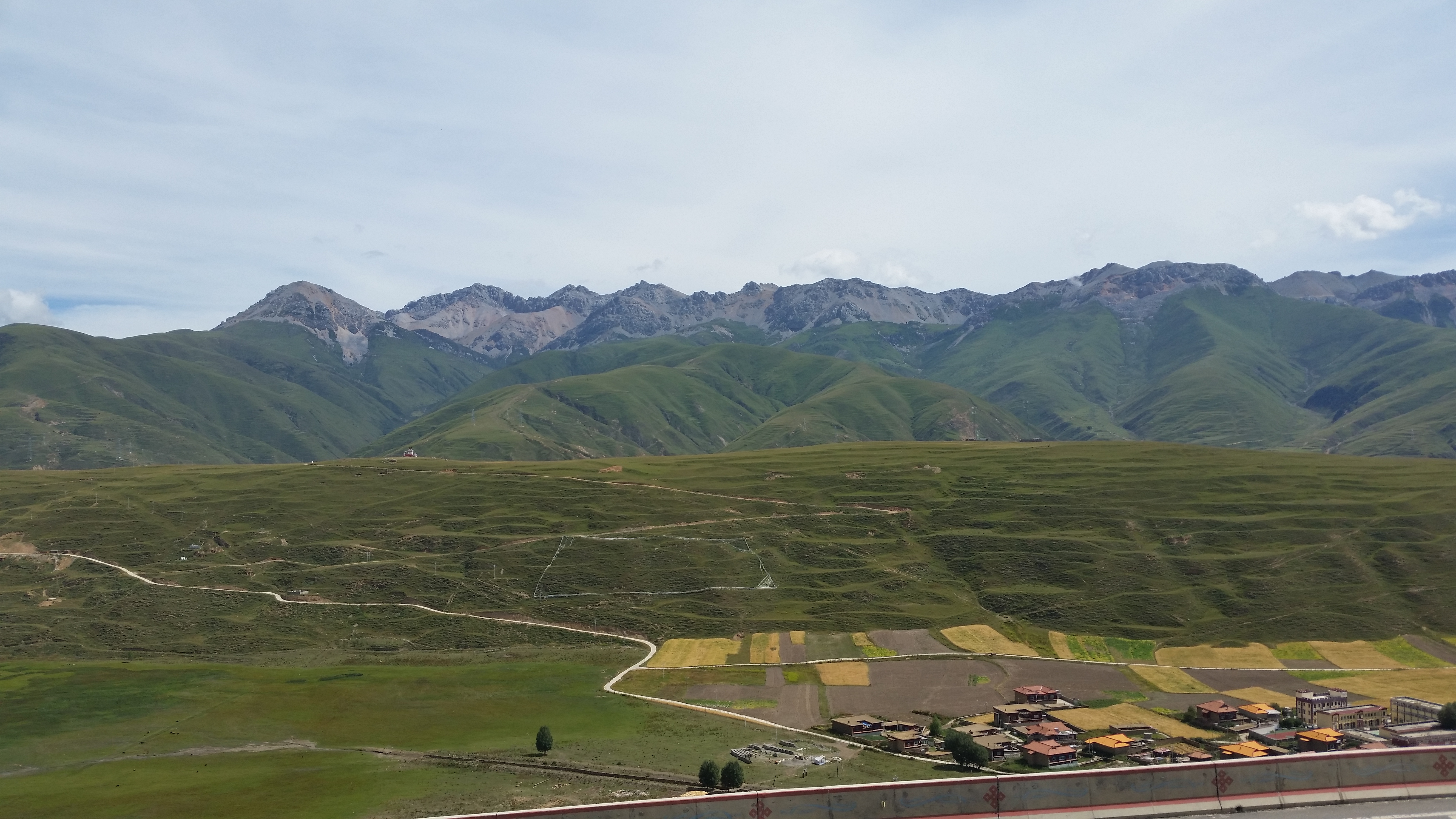 August 22: From Drango(炉霍,བྲག་འགོ) to Garze (甘孜，དཀར་མཛེས་) , 3650 m altitude Август 22: От Дранго(炉霍,བྲག་འགོ) към Гардзъ (甘孜，དཀར