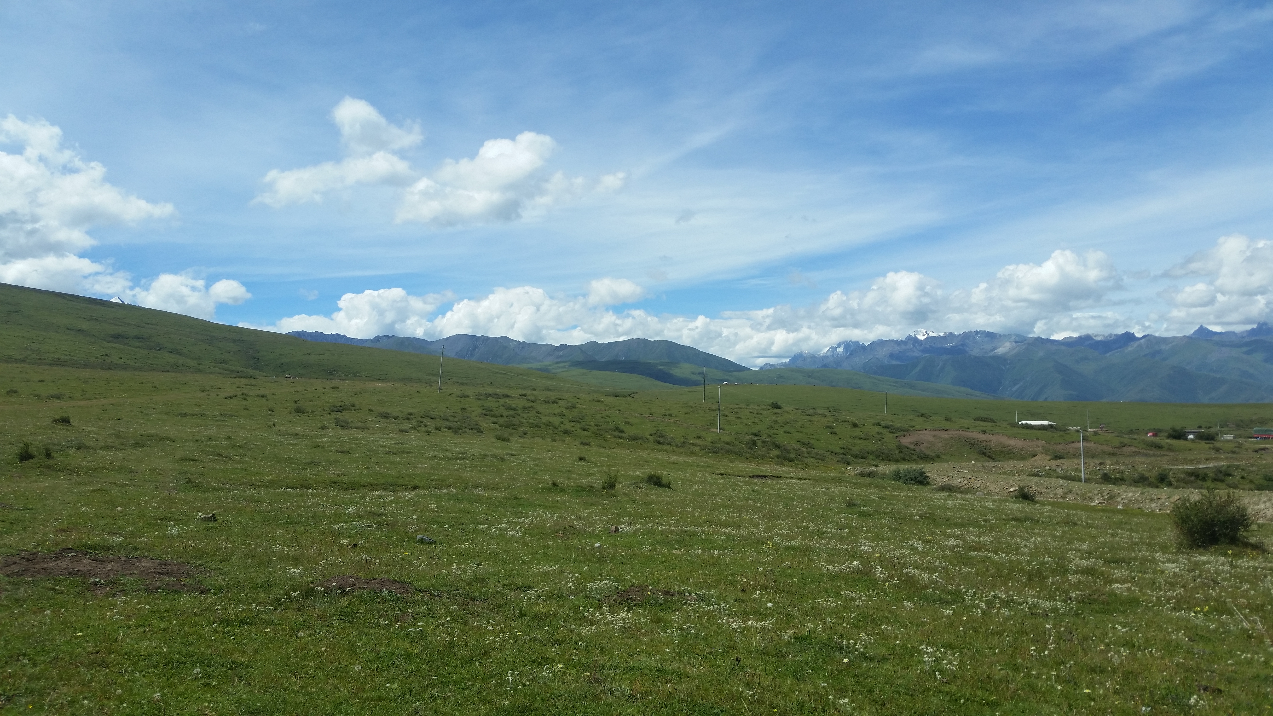 August 22: From Drango(炉霍,བྲག་འགོ) to Garze (甘孜，དཀར་མཛེས་) , 4050 m altitude Август 22: От Дранго(炉霍,བྲག་འགོ) към Гардзъ (甘孜，དཀར